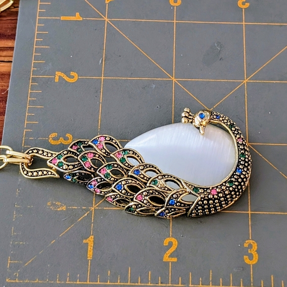 18k Gold Plated Large White Glass Teardrop Rhinestone Peacock Pendant Necklace - Picture 9 of 9